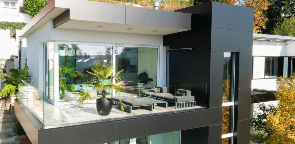 O envidraçamento deve ser projetado para permitir a ventilação adequada